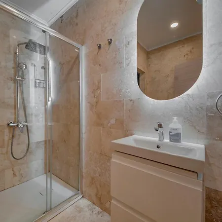 Apartment Modern Seafront Overlooking Valletta *