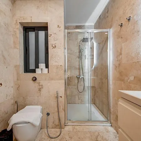 Modern Seafront Overlooking Valletta Apartment Gzira