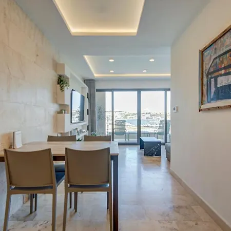 Modern Seafront Overlooking Valletta Apartment *