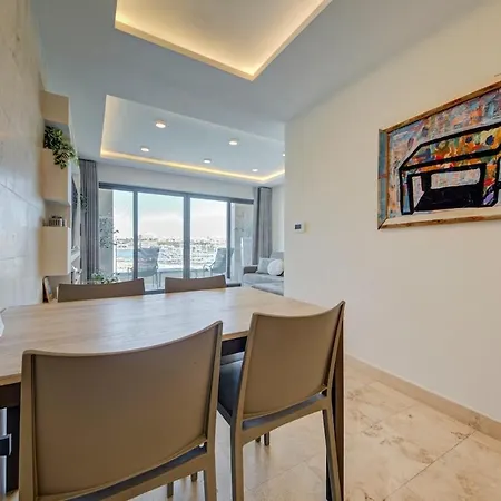 Apartment Modern Seafront Overlooking Valletta *