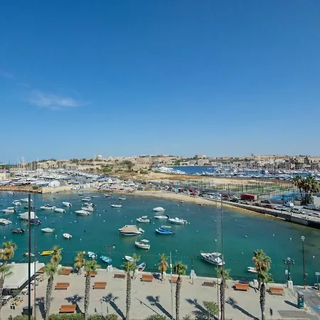 Apartment Modern Seafront Overlooking Valletta