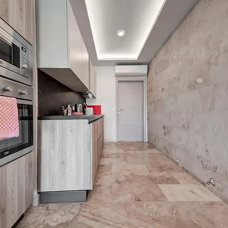 Apartment Modern Seafront Overlooking Valletta Gzira