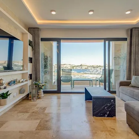 Apartment Modern Seafront Overlooking Valletta